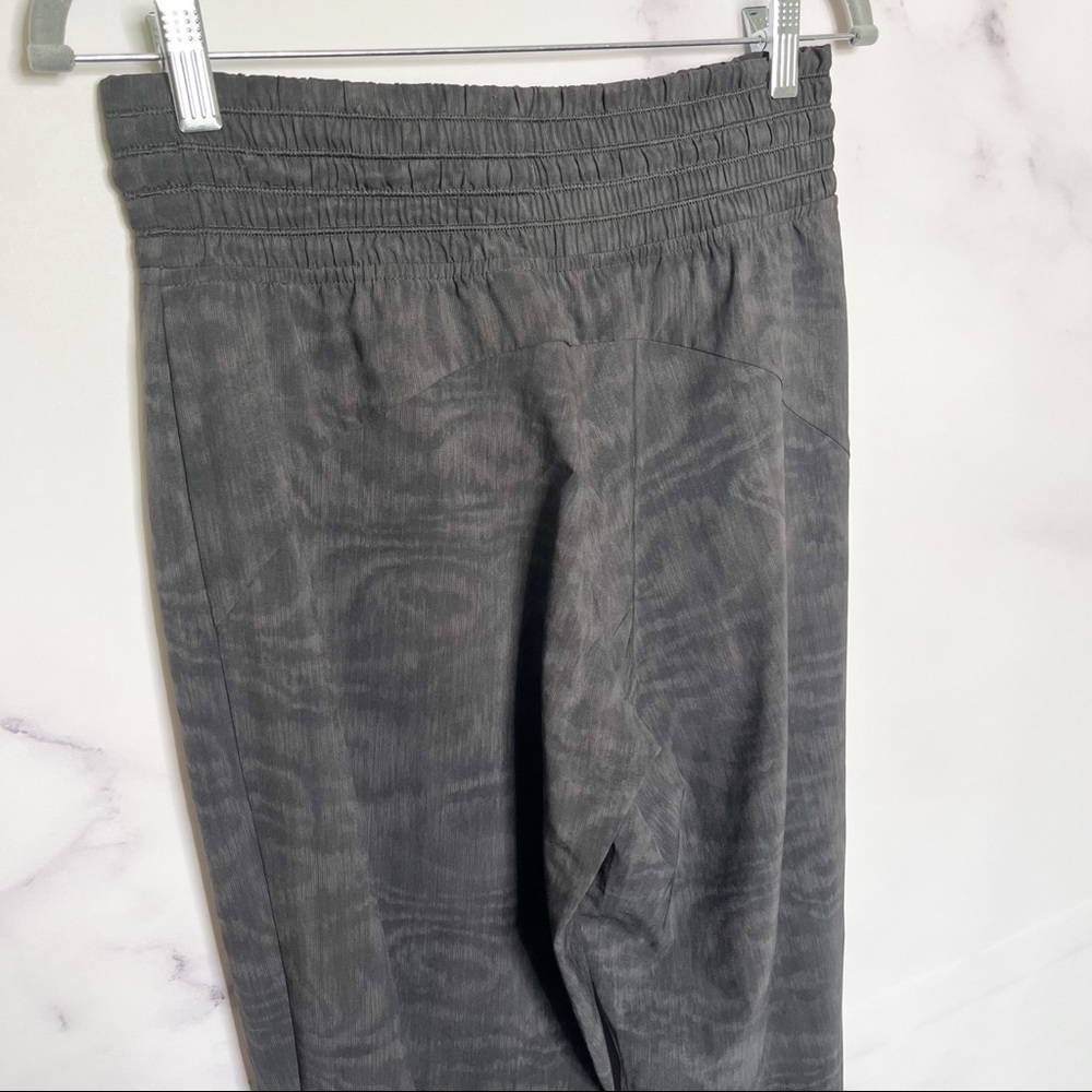 Athleta Camden Printed Jogger Pant in Black Moire - Picture 12 of 16